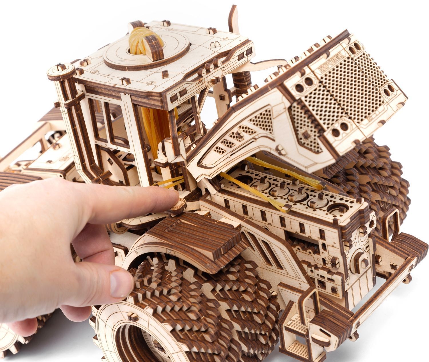 Купить Конструктор деревянный 3D EWA Трактор КИРОВЕЦ К-7М оптом