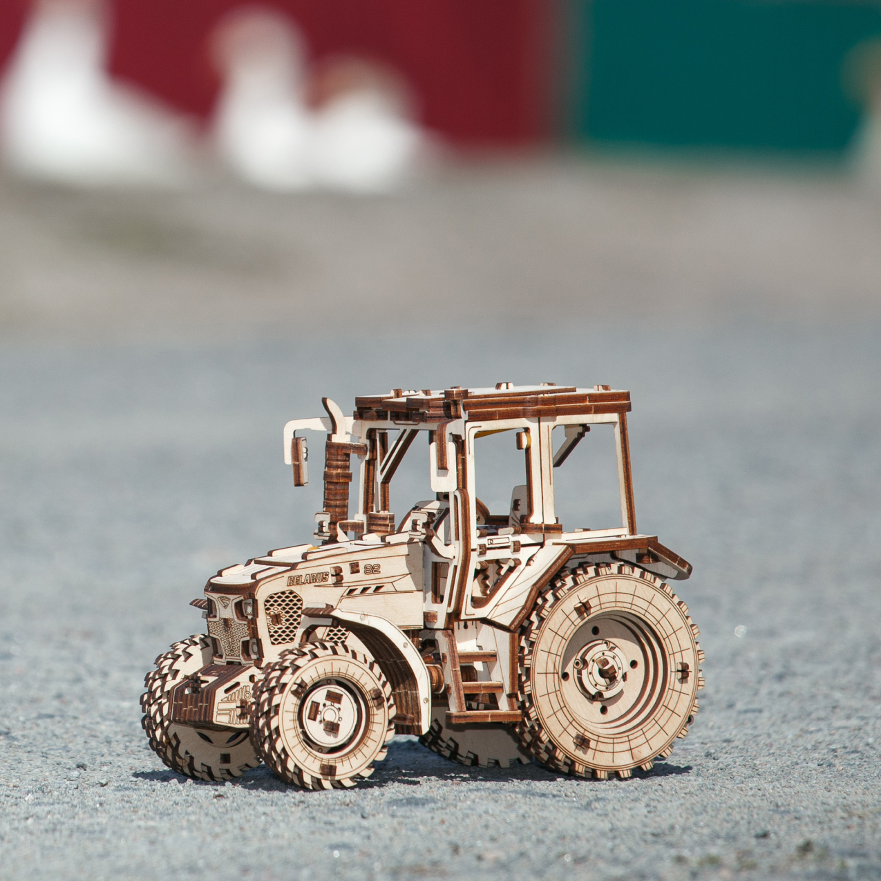 Купить Сборная модель деревянная 3D EWA Трактор БЕЛАРУС 82 оптом