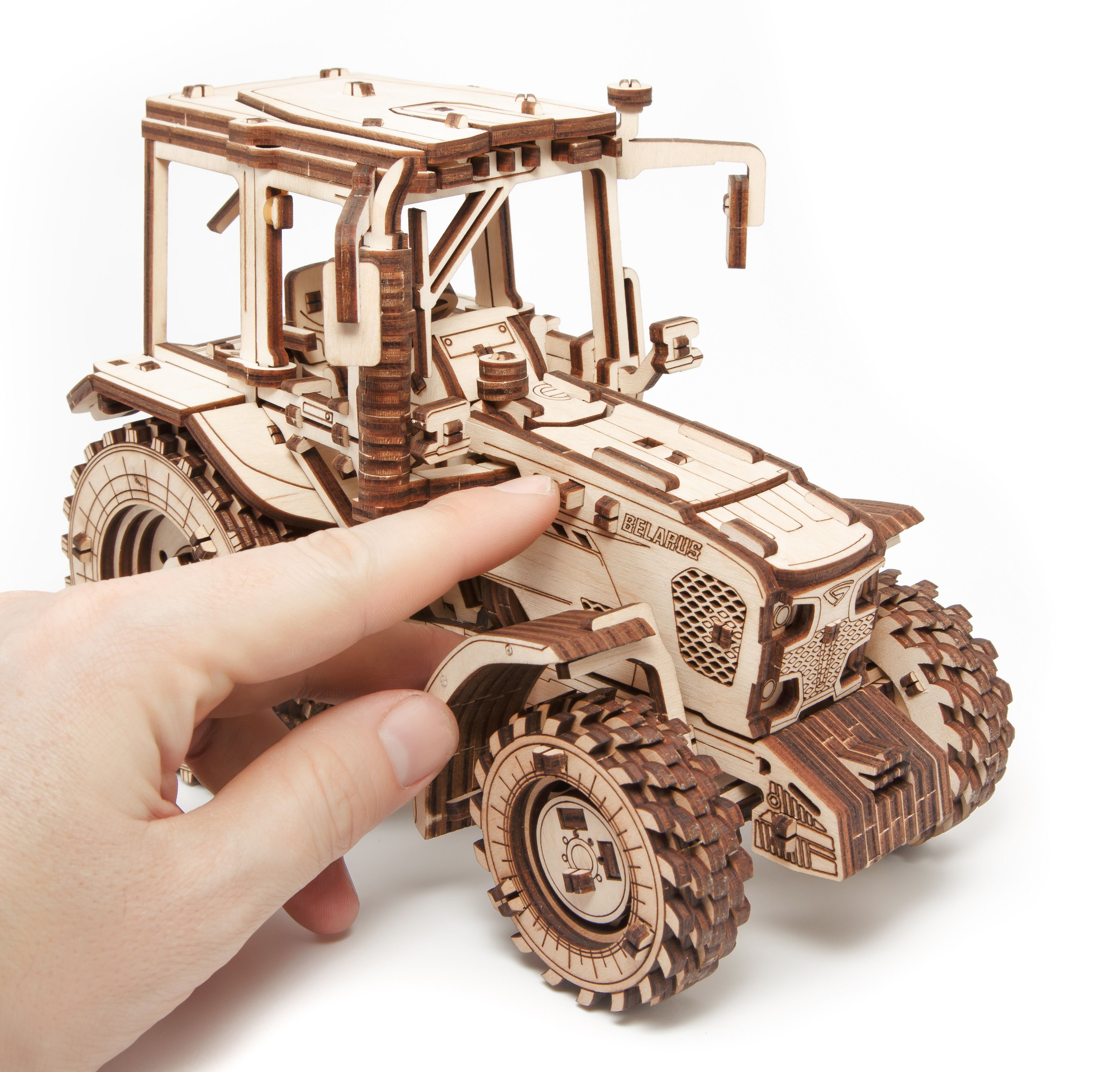 Купить Сборная модель деревянная 3D EWA Трактор БЕЛАРУС 82 оптом