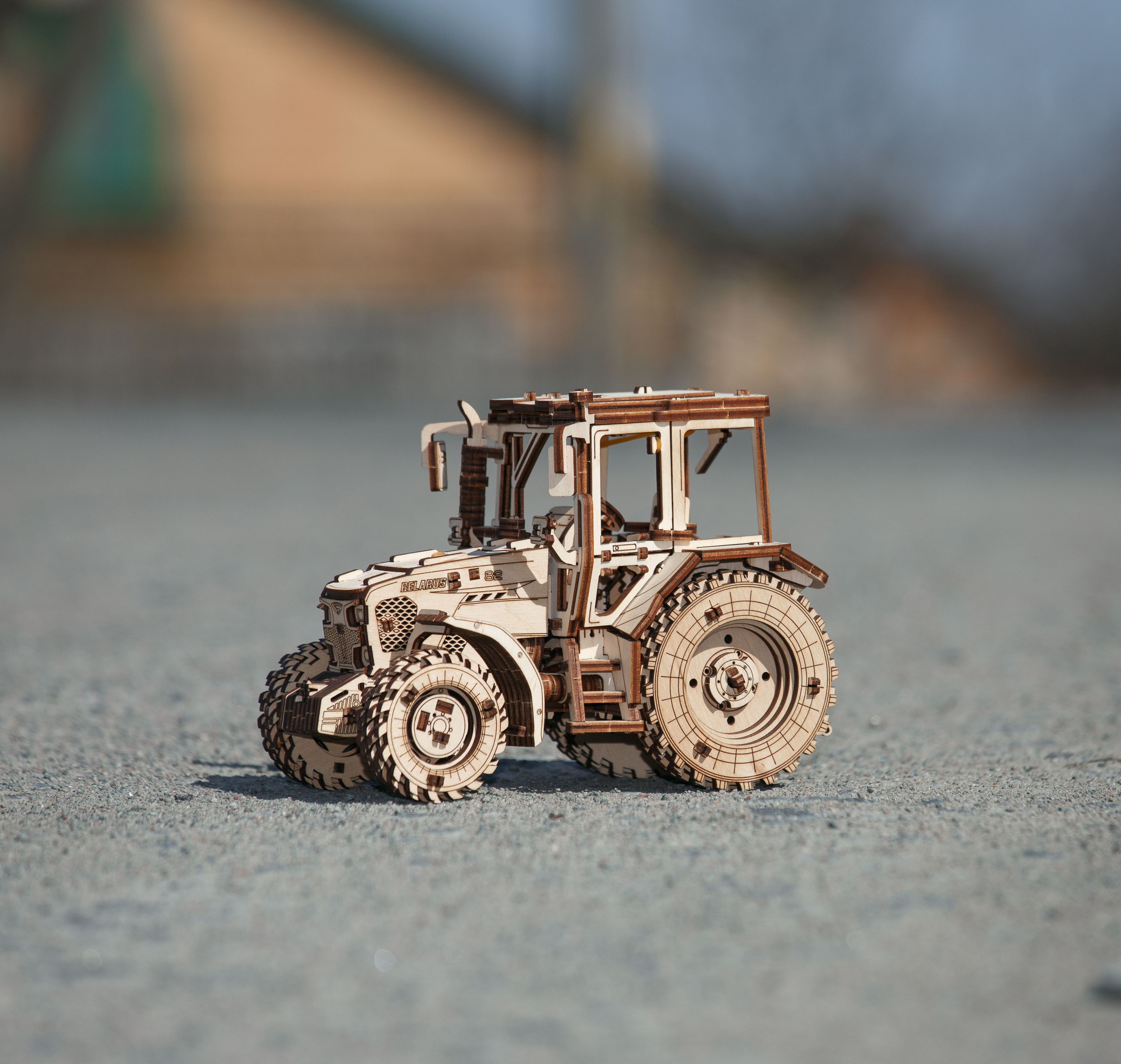 Купить Сборная модель деревянная 3D EWA Трактор БЕЛАРУС 82 оптом