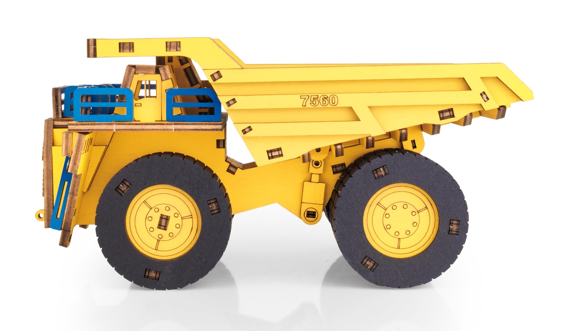 Купить Деревянный конструктор EWA Самосвал BELAZ 7560 цветной оптом